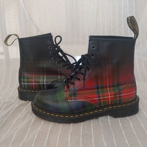 1460 Tartan Doc Martens